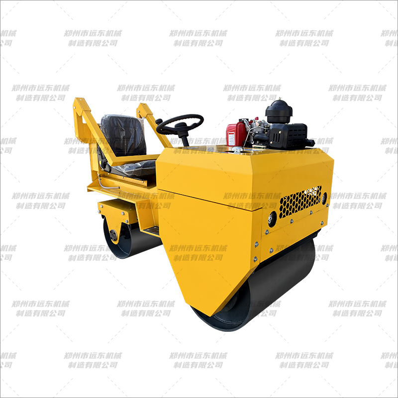 FVR850座駕式壓路機(圖1)